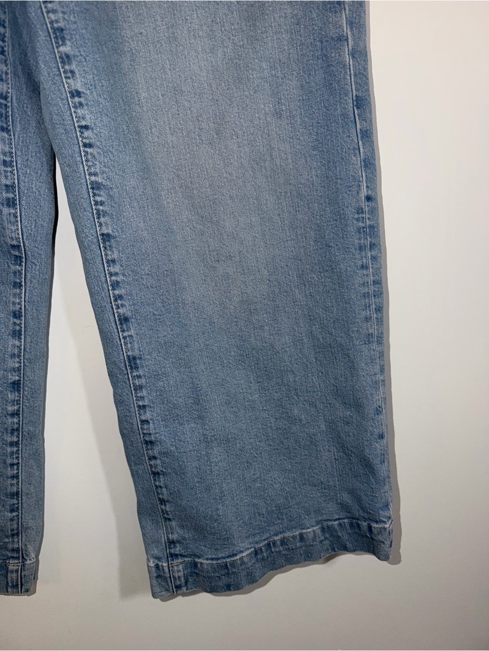 GAP High Rise Wide-Leg Crop Jeans | Gap SIZE 32 - Picture 4 of 15